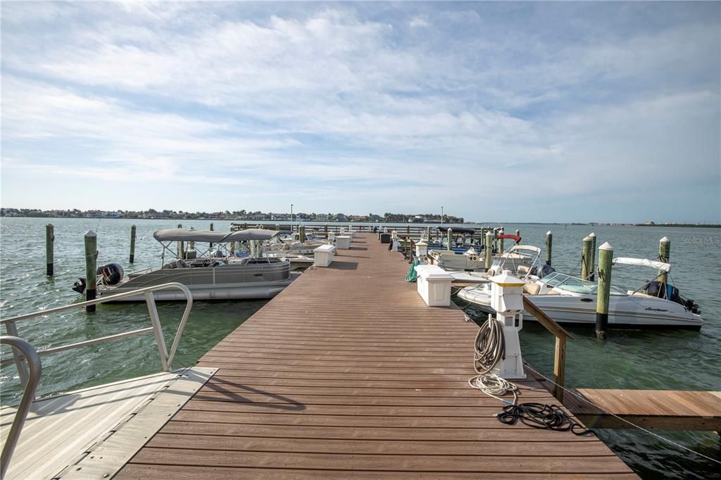 На продажу: $274,900 (2 спален, 2 ванн, 1175 Квадратных фут)