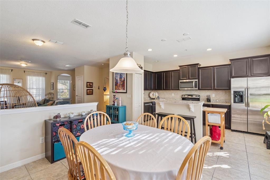 En Venta: $324,000 (3 camas, 2 baños, 2177 Pies cuadrados)