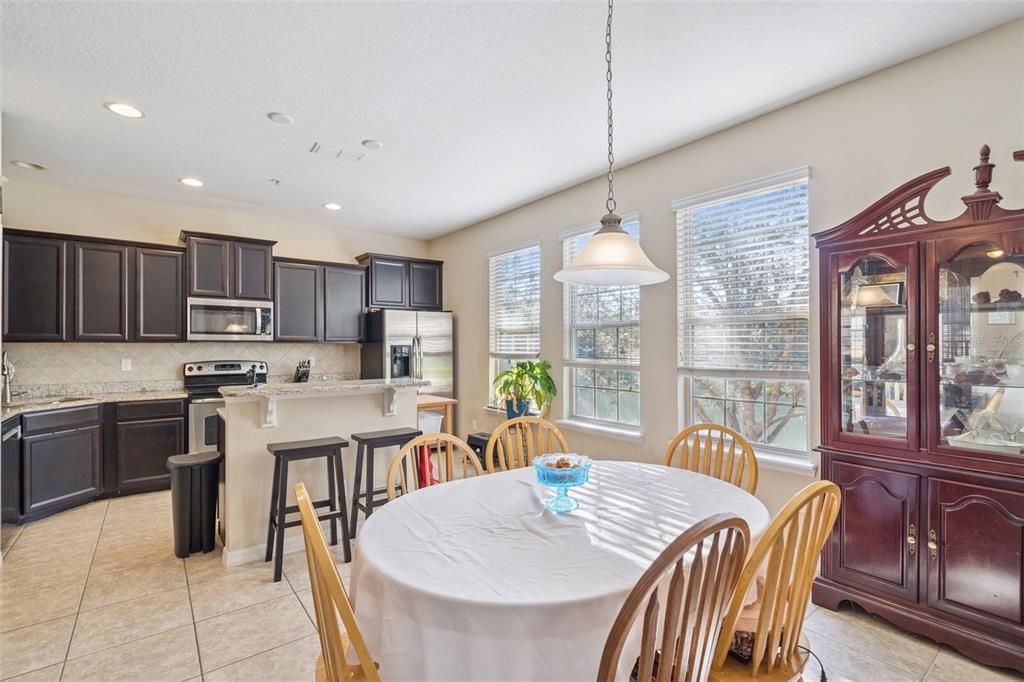 En Venta: $324,000 (3 camas, 2 baños, 2177 Pies cuadrados)