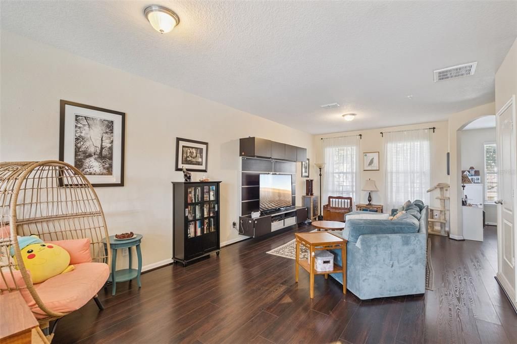 En Venta: $324,000 (3 camas, 2 baños, 2177 Pies cuadrados)