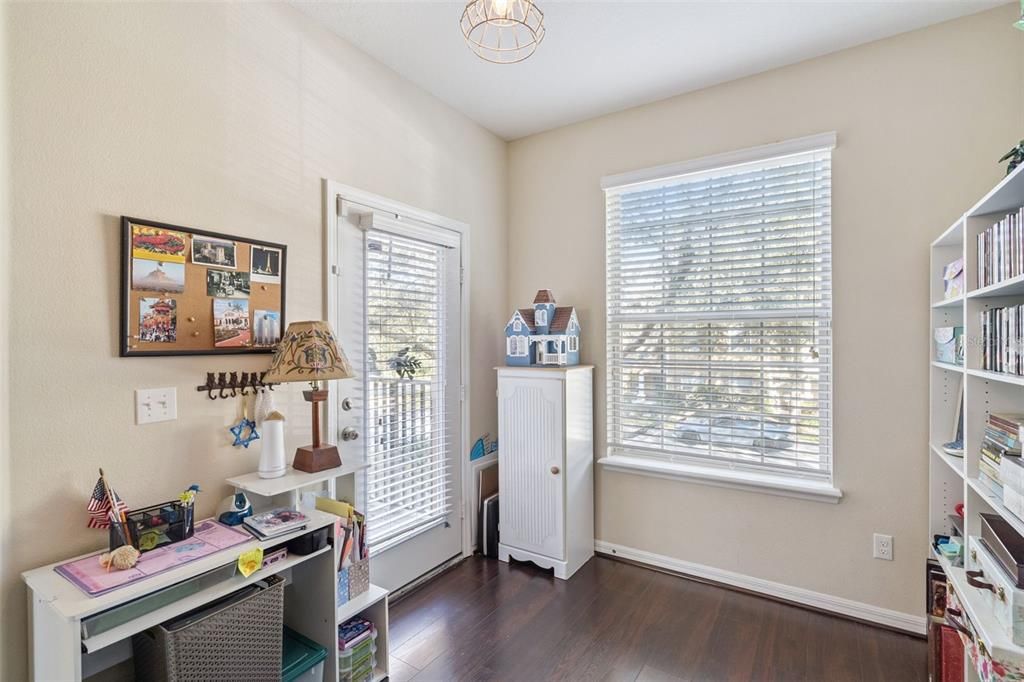 En Venta: $324,000 (3 camas, 2 baños, 2177 Pies cuadrados)