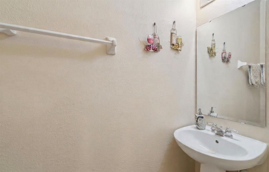 En Venta: $324,000 (3 camas, 2 baños, 2177 Pies cuadrados)