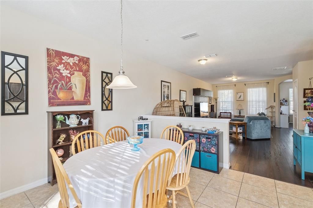 En Venta: $324,000 (3 camas, 2 baños, 2177 Pies cuadrados)