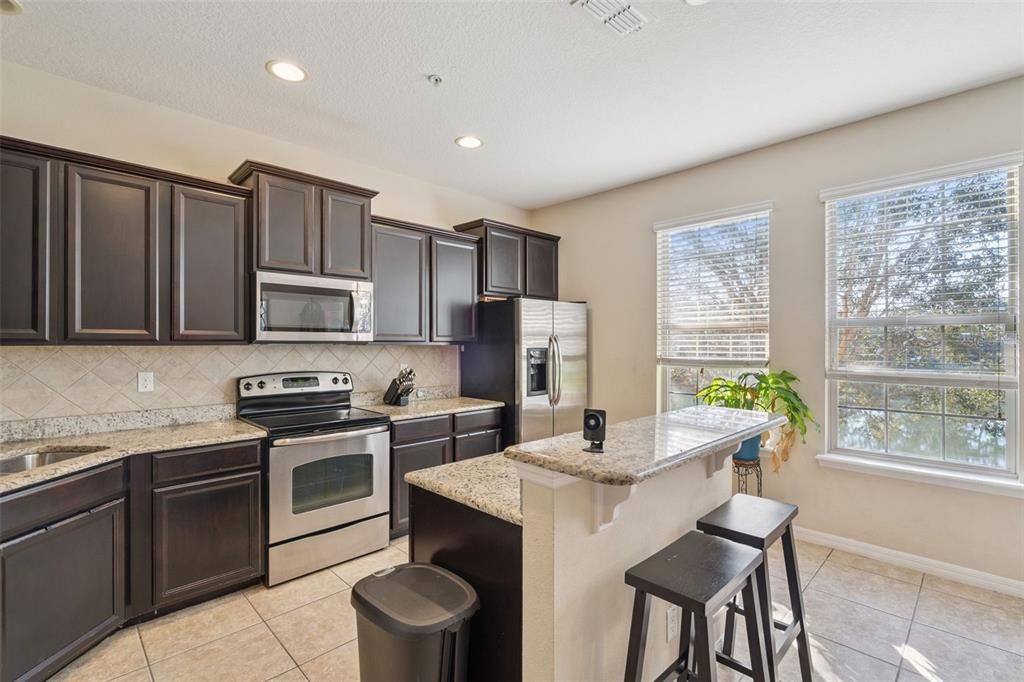 En Venta: $324,000 (3 camas, 2 baños, 2177 Pies cuadrados)