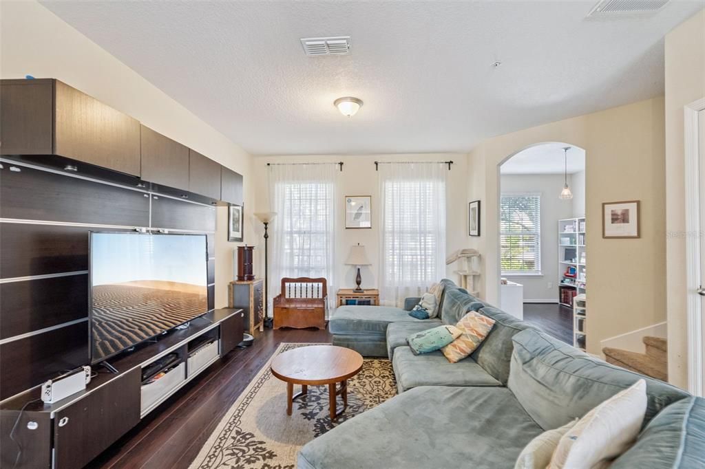 En Venta: $324,000 (3 camas, 2 baños, 2177 Pies cuadrados)