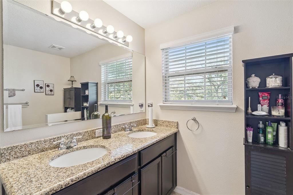 En Venta: $324,000 (3 camas, 2 baños, 2177 Pies cuadrados)