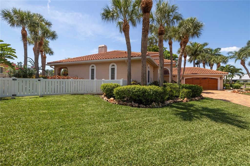 For Sale: $1,849,900 (4 beds, 3 baths, 2906 Square Feet)