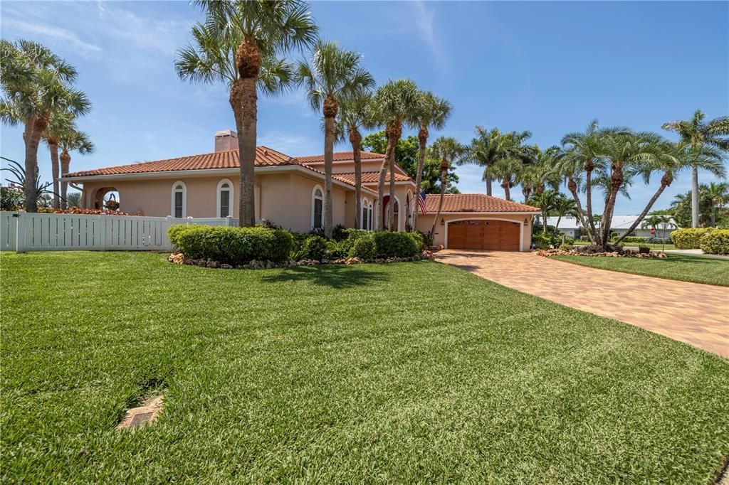 For Sale: $1,849,900 (4 beds, 3 baths, 2906 Square Feet)