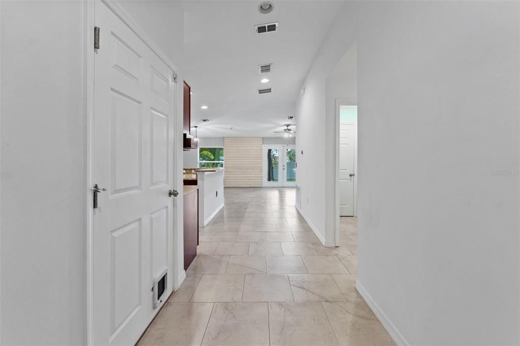 合同活跃: $238,229 (3 贝兹, 2 浴室, 1587 平方英尺)