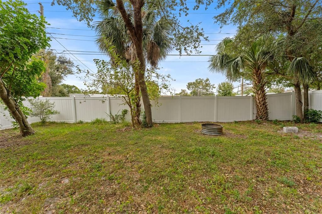 合同活跃: $238,229 (3 贝兹, 2 浴室, 1587 平方英尺)