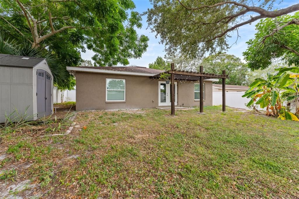 合同活跃: $238,229 (3 贝兹, 2 浴室, 1587 平方英尺)