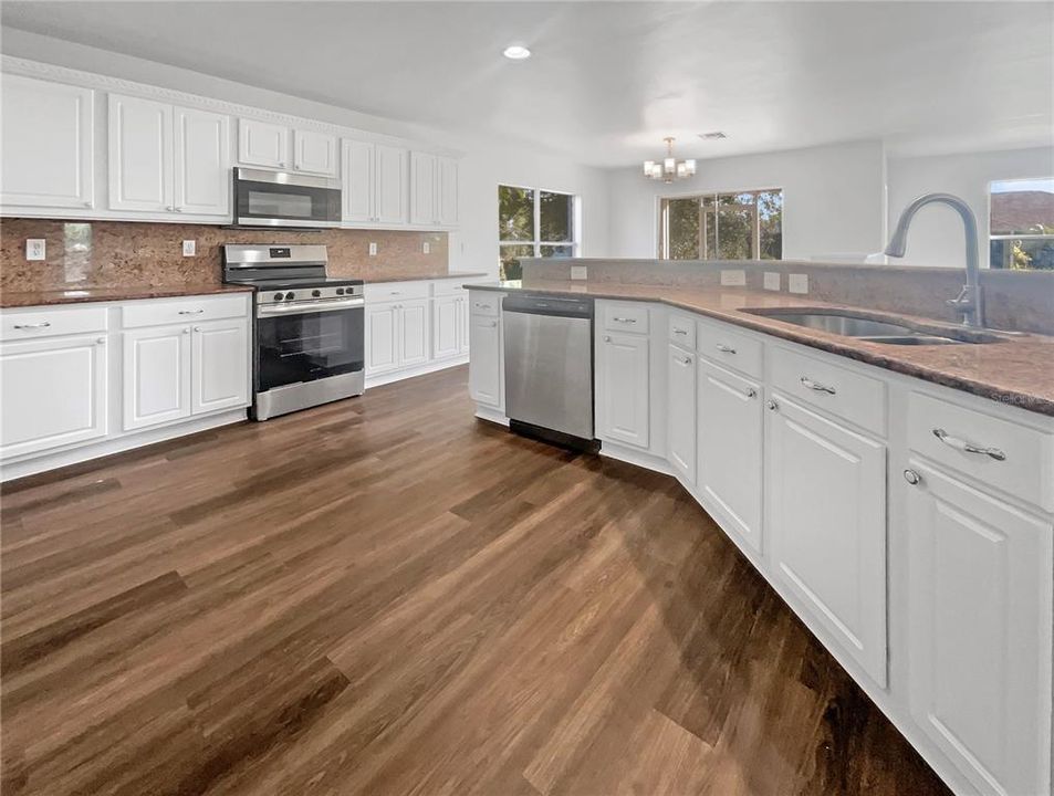 Active With Contract: $367,000 (4 beds, 2 baths, 3521 Square Feet)