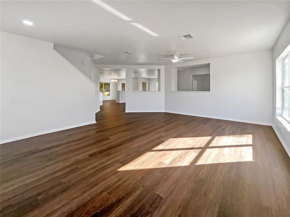 Active With Contract: $367,000 (4 beds, 2 baths, 3521 Square Feet)