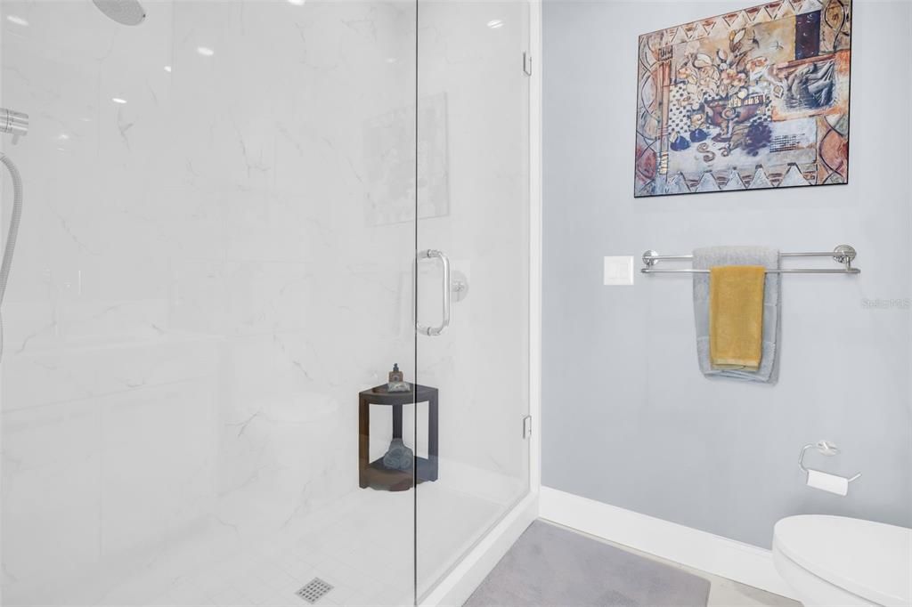 合同活跃: $1,249,000 (2 贝兹, 2 浴室, 1402 平方英尺)