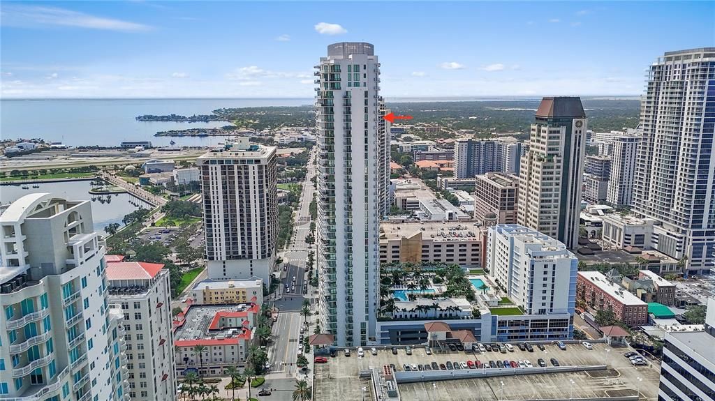 合同活跃: $1,249,000 (2 贝兹, 2 浴室, 1402 平方英尺)