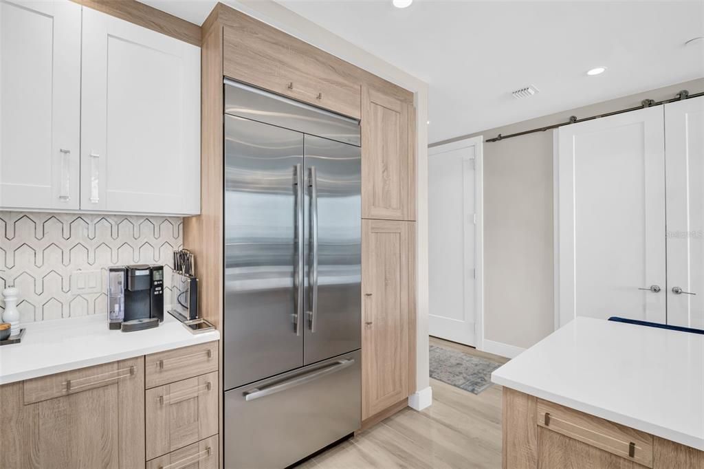 合同活跃: $1,249,000 (2 贝兹, 2 浴室, 1402 平方英尺)