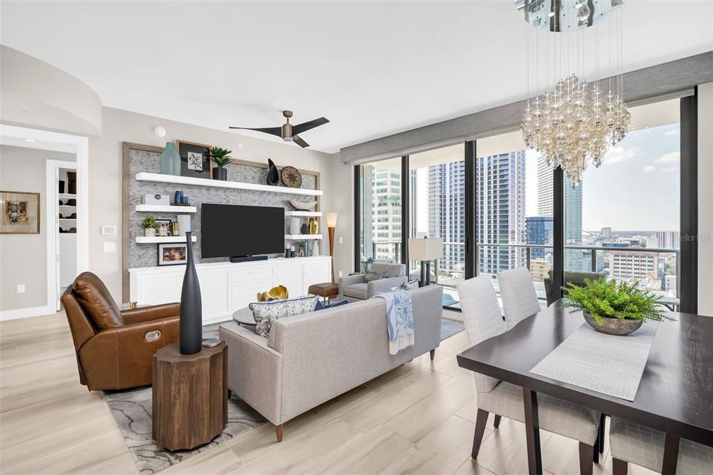 合同活跃: $1,249,000 (2 贝兹, 2 浴室, 1402 平方英尺)