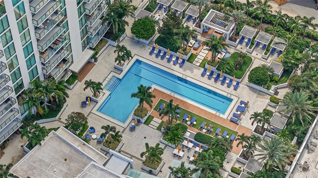 合同活跃: $1,249,000 (2 贝兹, 2 浴室, 1402 平方英尺)