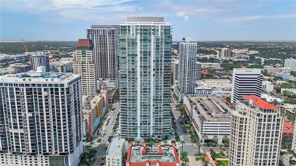 合同活跃: $1,249,000 (2 贝兹, 2 浴室, 1402 平方英尺)