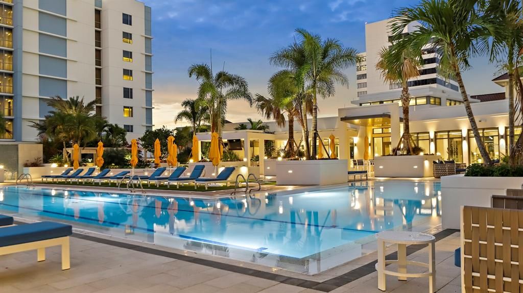 合同活跃: $1,249,000 (2 贝兹, 2 浴室, 1402 平方英尺)