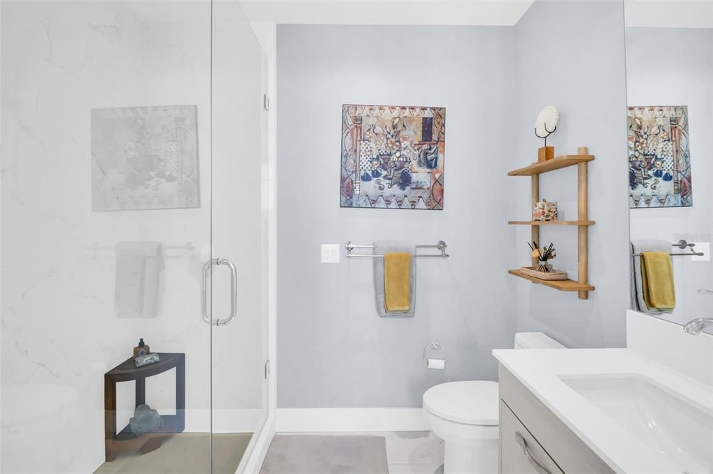 合同活跃: $1,249,000 (2 贝兹, 2 浴室, 1402 平方英尺)