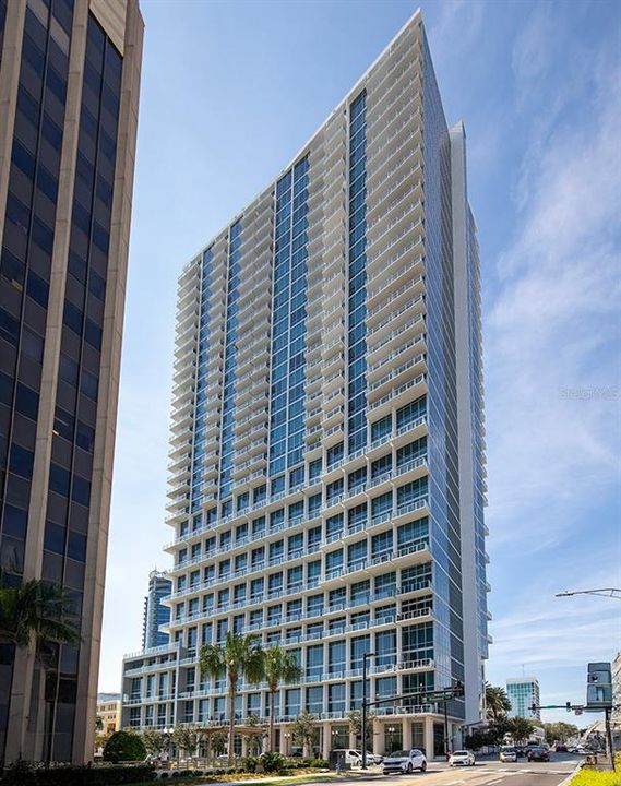 For Sale: $425,900 (2 beds, 2 baths, 1138 Square Feet)