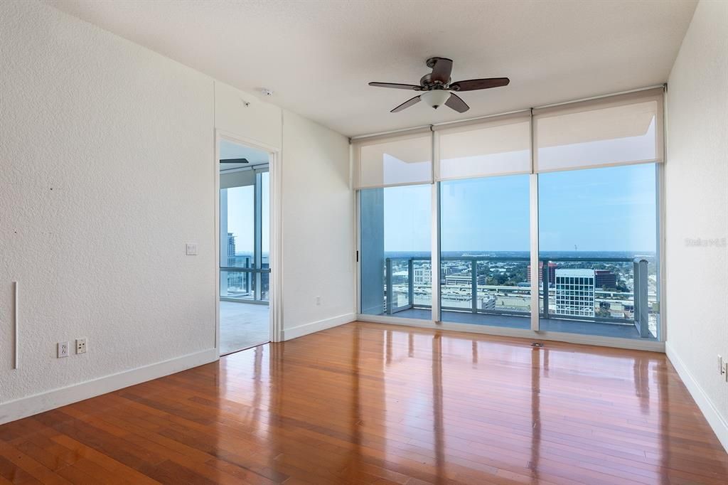 For Sale: $425,900 (2 beds, 2 baths, 1138 Square Feet)