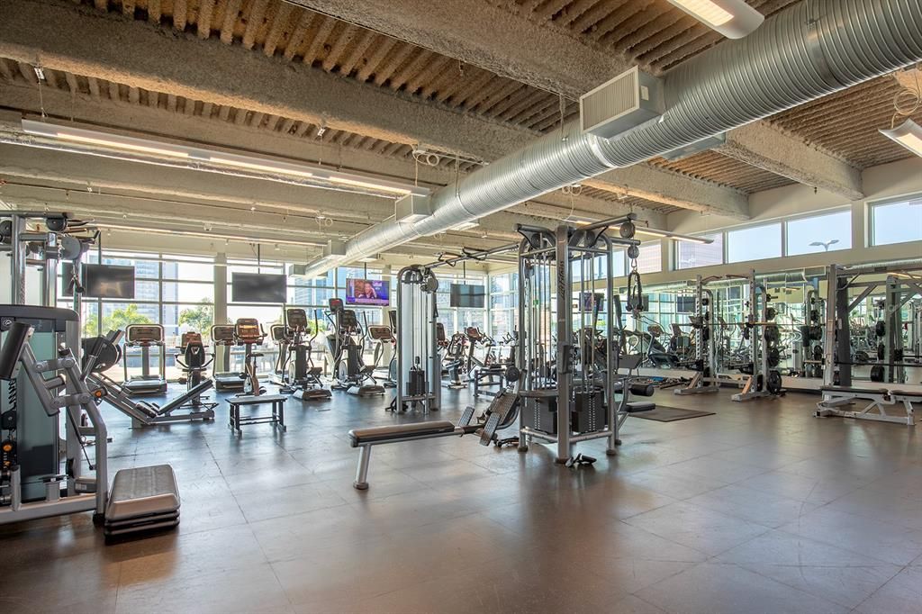 For Sale: $425,900 (2 beds, 2 baths, 1138 Square Feet)