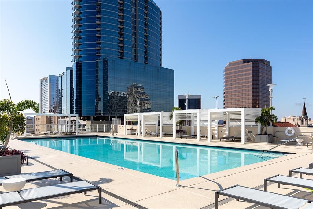 For Sale: $425,900 (2 beds, 2 baths, 1138 Square Feet)