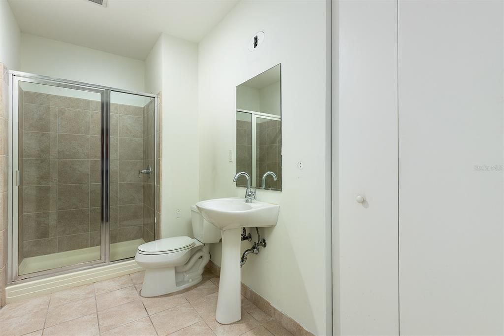 For Sale: $425,900 (2 beds, 2 baths, 1138 Square Feet)