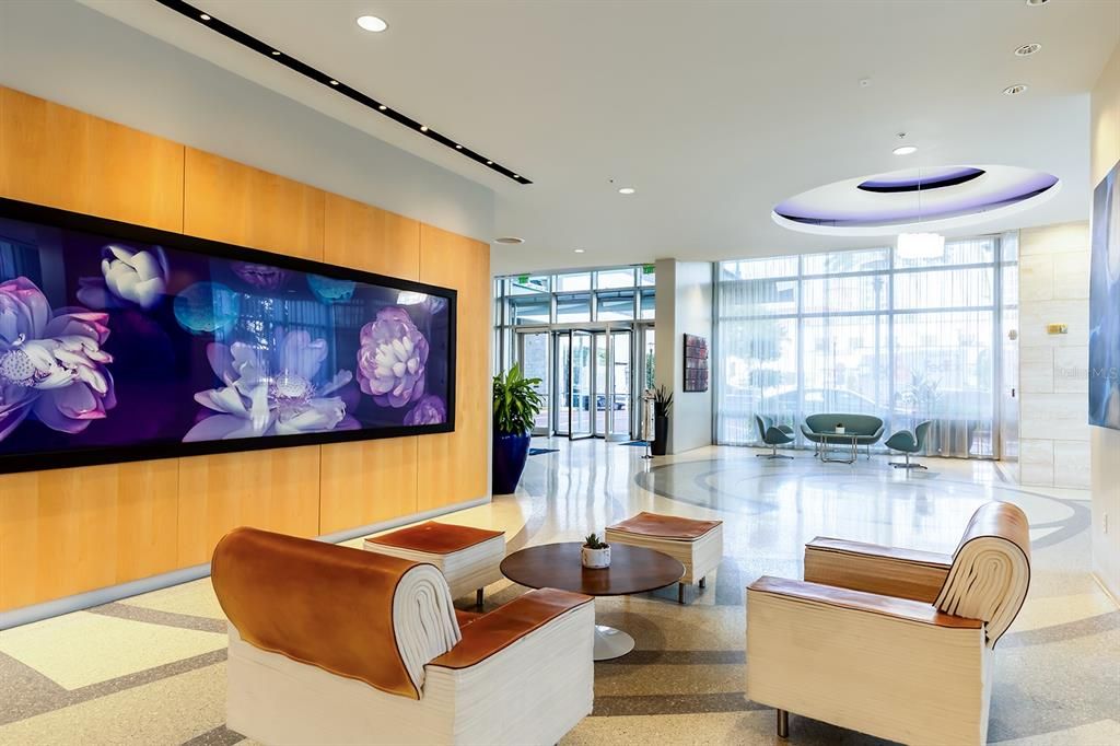 For Sale: $425,900 (2 beds, 2 baths, 1138 Square Feet)