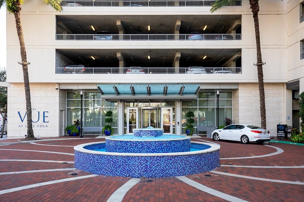 For Sale: $425,900 (2 beds, 2 baths, 1138 Square Feet)