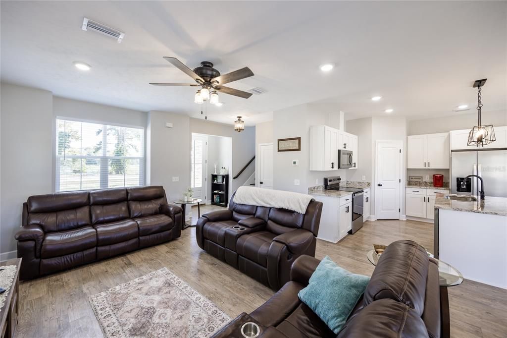 En Venta: $294,900 (3 camas, 2 baños, 1452 Pies cuadrados)