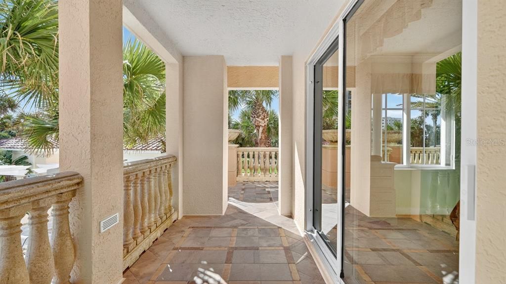 En Venta: $1,595,000 (4 camas, 3 baños, 2620 Pies cuadrados)