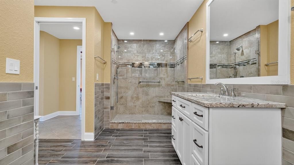 En Venta: $1,595,000 (4 camas, 3 baños, 2620 Pies cuadrados)