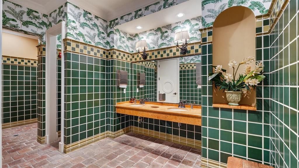 En Venta: $1,595,000 (4 camas, 3 baños, 2620 Pies cuadrados)