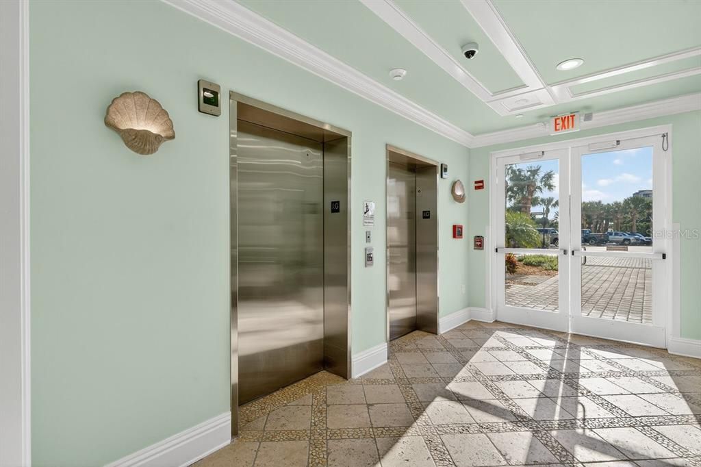 En Venta: $1,595,000 (4 camas, 3 baños, 2620 Pies cuadrados)