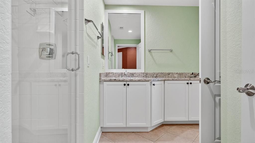 En Venta: $1,595,000 (4 camas, 3 baños, 2620 Pies cuadrados)