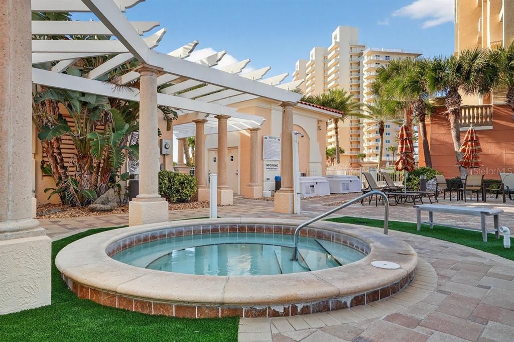 En Venta: $1,595,000 (4 camas, 3 baños, 2620 Pies cuadrados)