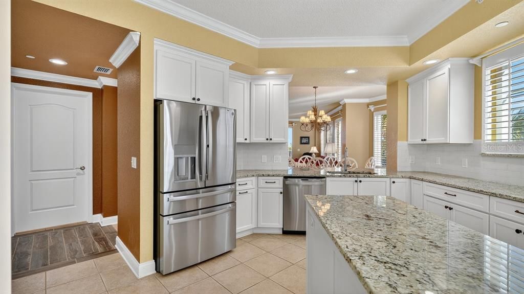 En Venta: $1,595,000 (4 camas, 3 baños, 2620 Pies cuadrados)