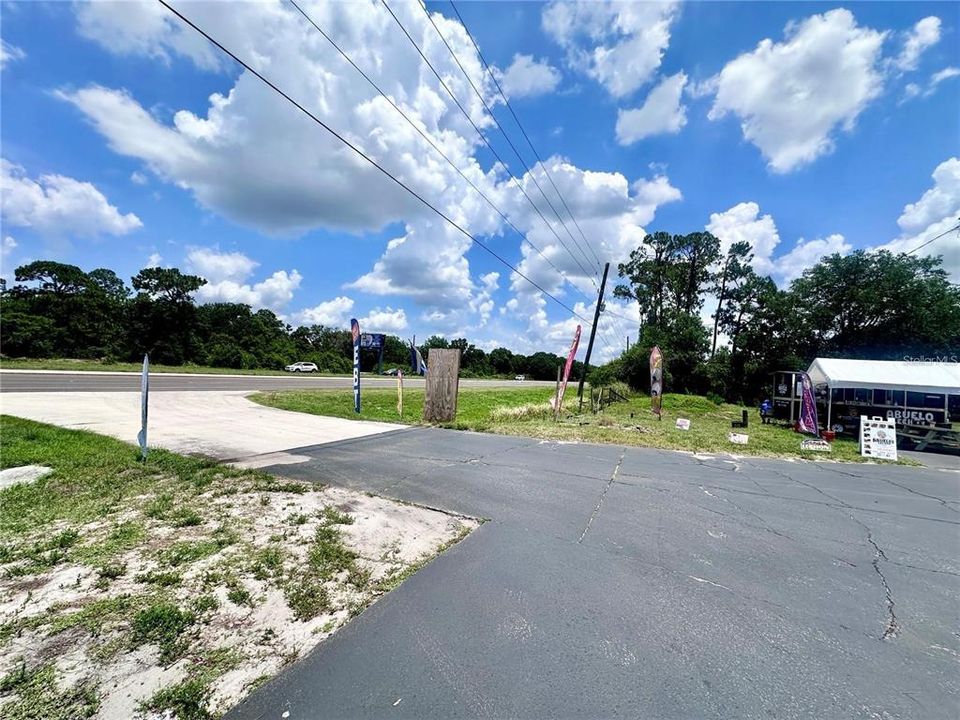 На продажу: $1,400,000 (1.71 acres)