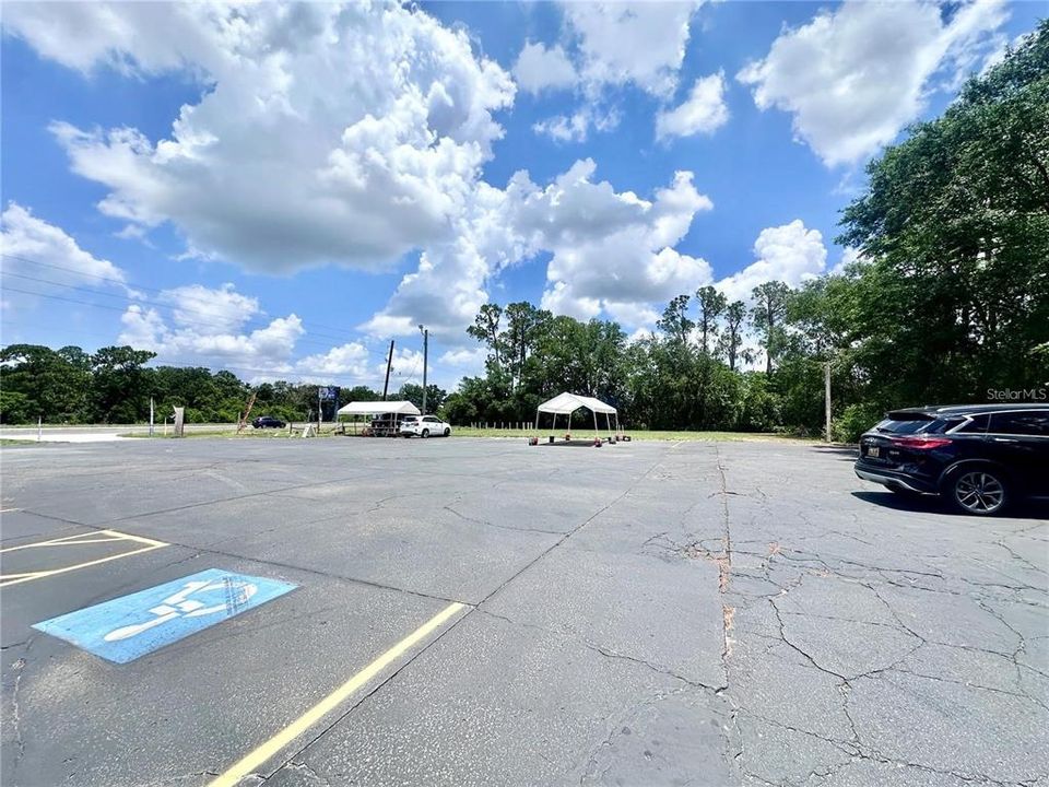 На продажу: $1,400,000 (1.71 acres)