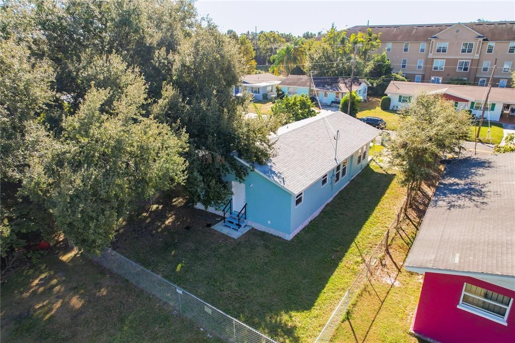 Activo con contrato: $215,000 (3 camas, 2 baños, 1190 Pies cuadrados)