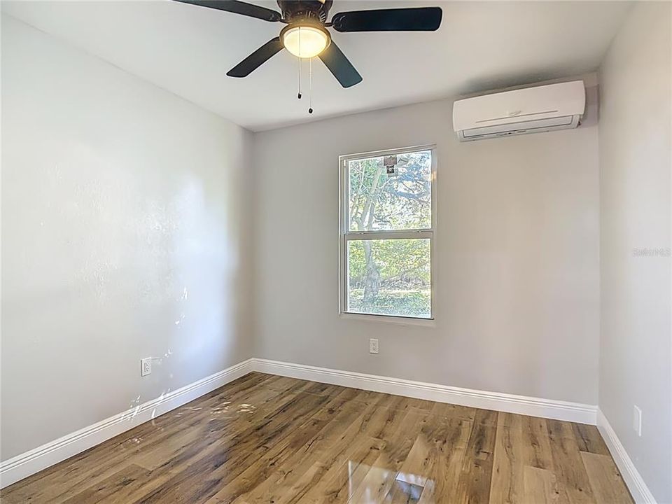 Activo con contrato: $215,000 (3 camas, 2 baños, 1190 Pies cuadrados)