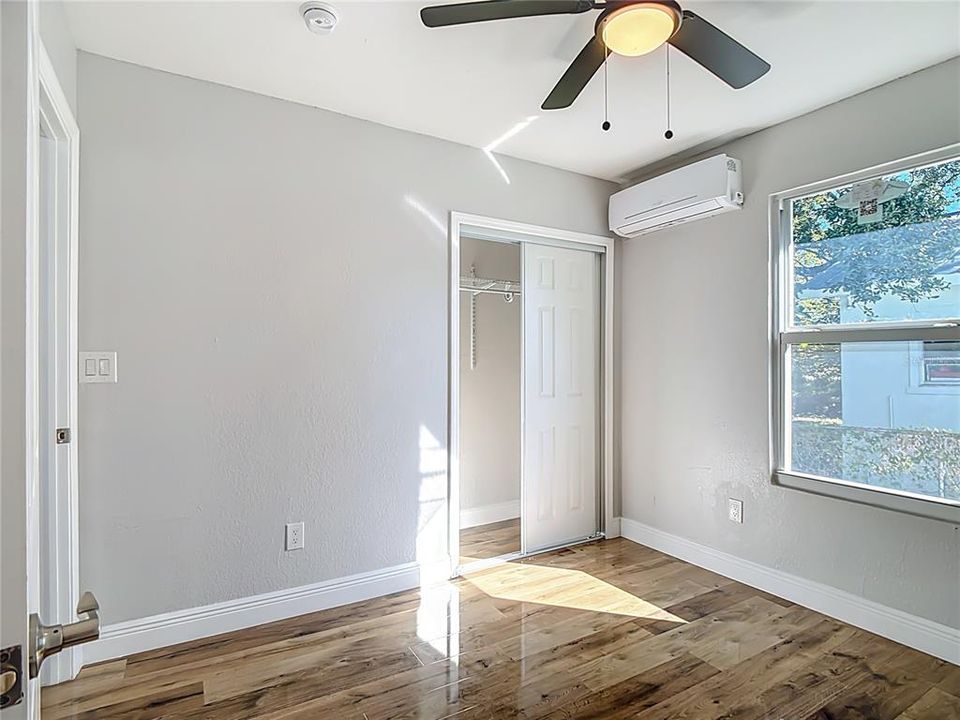 Activo con contrato: $215,000 (3 camas, 2 baños, 1190 Pies cuadrados)