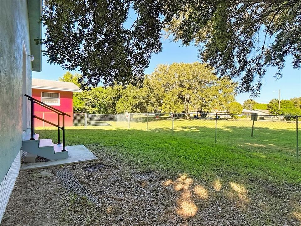 Activo con contrato: $215,000 (3 camas, 2 baños, 1190 Pies cuadrados)