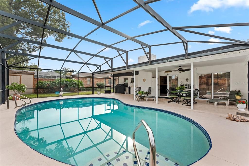 待售: $565,000 (4 贝兹, 2 浴室, 1972 平方英尺)