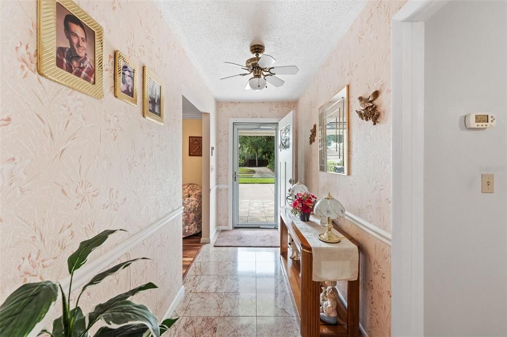 待售: $565,000 (4 贝兹, 2 浴室, 1972 平方英尺)