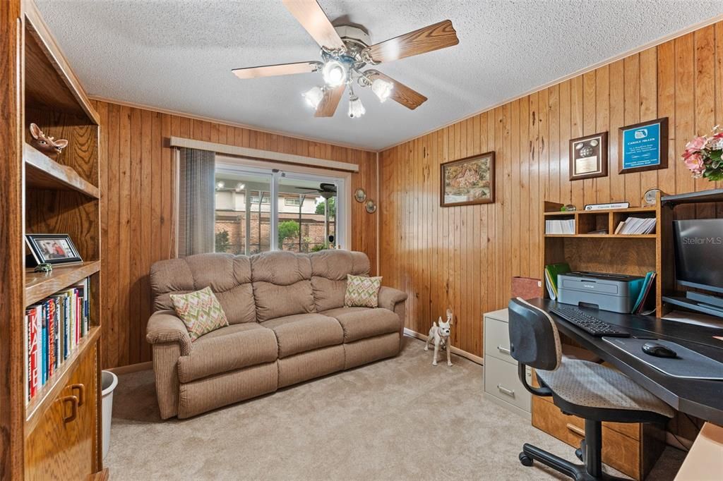 待售: $565,000 (4 贝兹, 2 浴室, 1972 平方英尺)