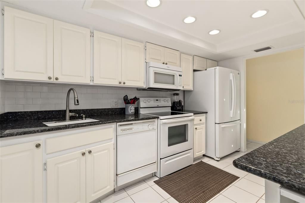 待售: $975,000 (3 贝兹, 3 浴室, 1936 平方英尺)